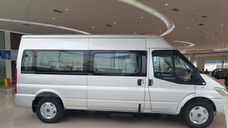 Cho thuê xe Ford Transit 16 chỗ đời 2023