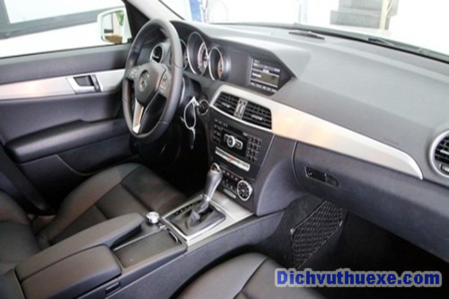Cho thuê xe Mercedes C200