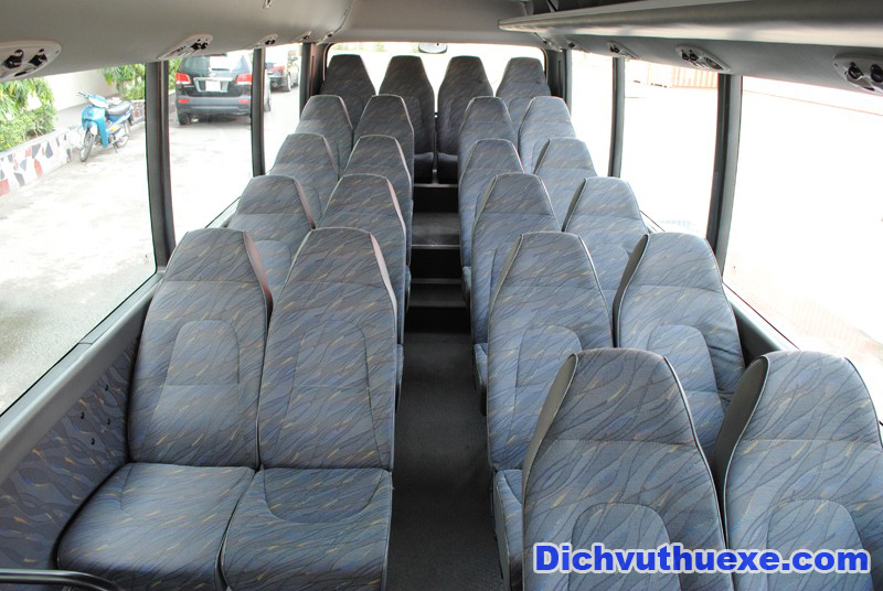 Cho thuê xe du lịch 29 chỗ Hyundai County đi đền Cháo
