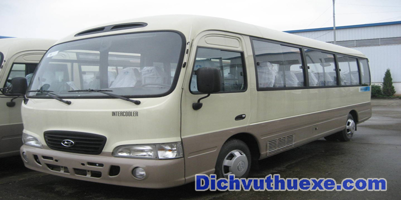 Cho thuê xe du lịch 29 chỗ Huyndai County đi Đền Hùng giá cạnh tranh